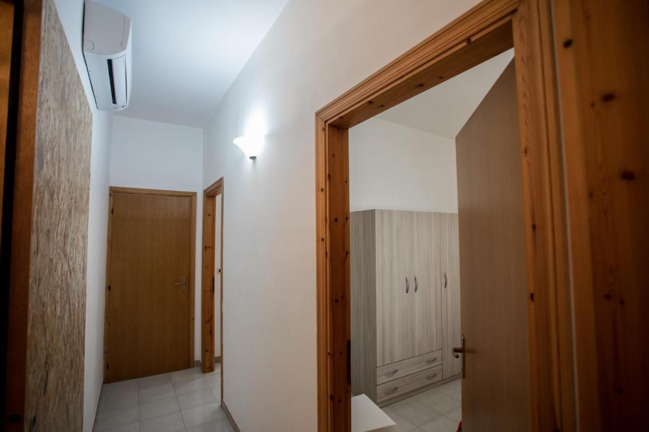 Appartement Villino Carolin à Torre Lapillo Extérieur photo
