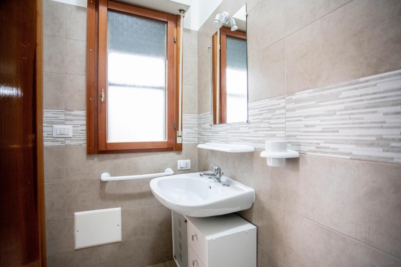 Appartement Villino Carolin à Torre Lapillo Extérieur photo